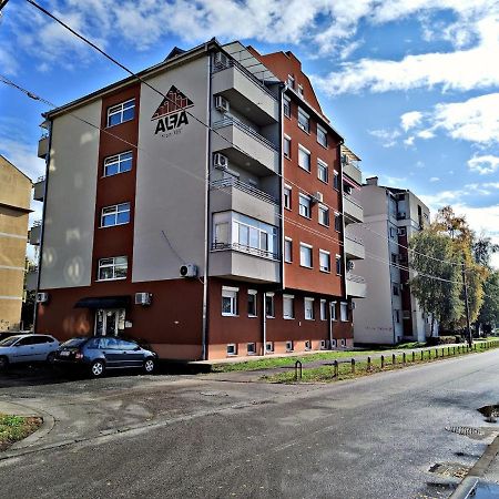 Apartman Espresso Sa Parkingom スレムスカ・ミトロヴィツァ エクステリア 写真