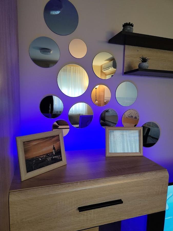 Apartman Espresso Sa Parkingom スレムスカ・ミトロヴィツァ エクステリア 写真