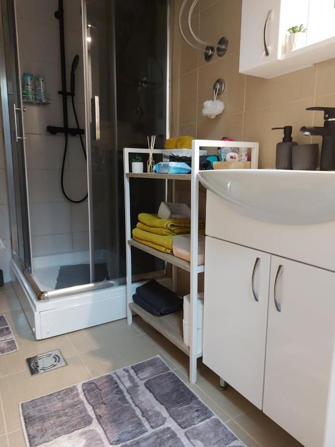 Apartman Espresso Sa Parkingom スレムスカ・ミトロヴィツァ エクステリア 写真